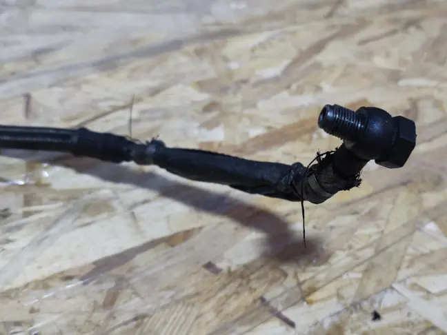 Трубка подачи масла Range Rover 3 L322 3.6