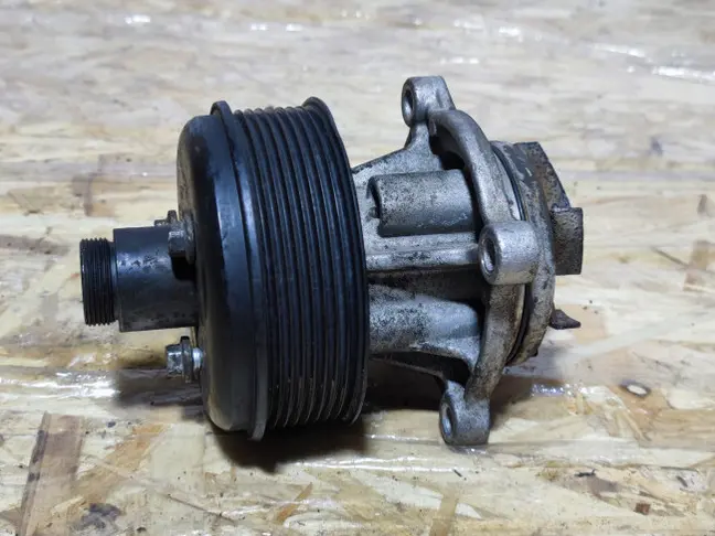 Помпа Range Rover 3 L322 05-09 3.6