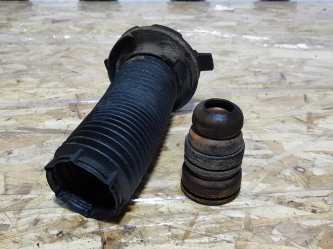 Пыльник амортизатора зад Land Rover Freelander 2