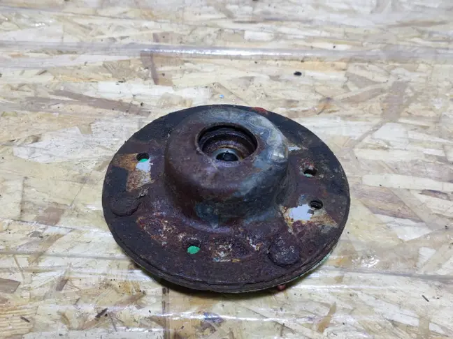 Опора амортизатора задняя  Land Rover Freelander 2