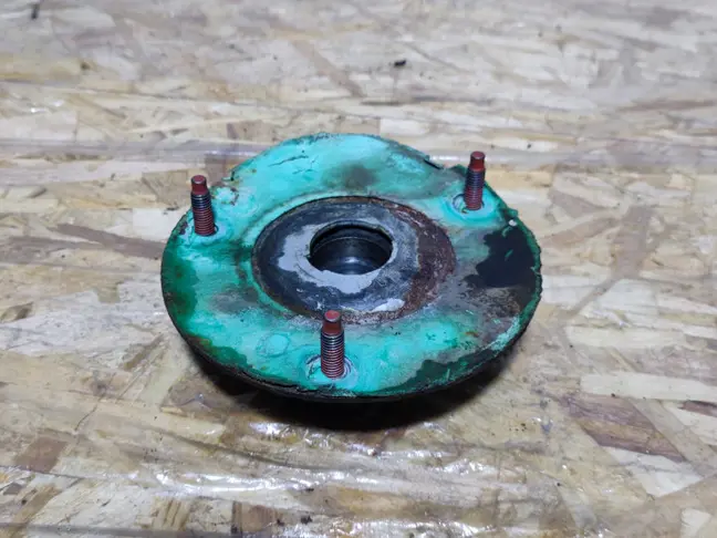 Опора амортизатора задняя  Land Rover Freelander 2