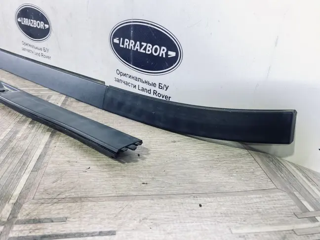 Молдинг крыши левый Land Rover Freelander 2