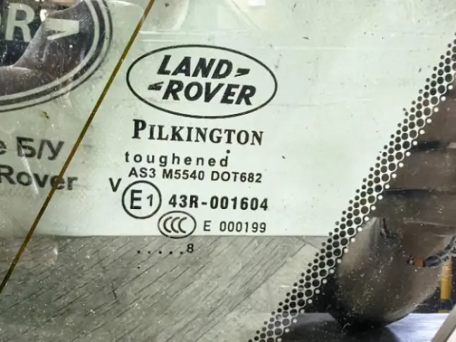 Стекло багажника правое Land Rover Freelander 2