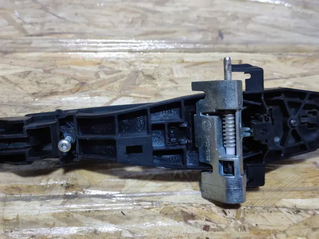 Ручка задняя левая Land Rover Freelander 2