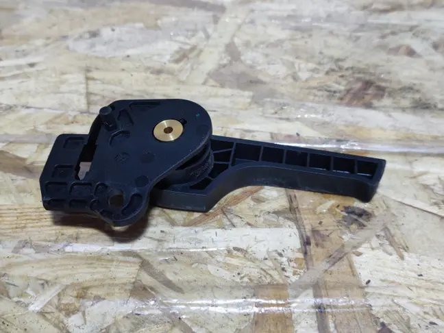 Ручка открывания капота Land Rover Freelander 2