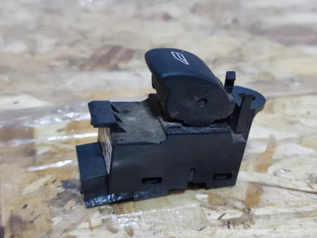 Кнопка стеклоподьемника Land Rover Freelander 2