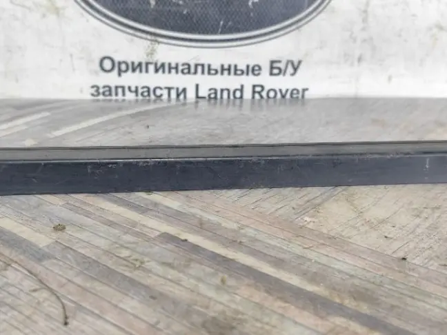 Молдинг стекла правый Land Rover Freelander 2 2.2