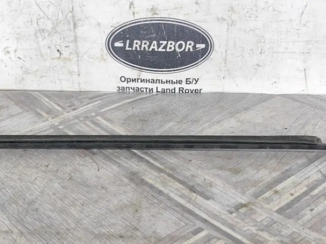 Молдинг стекла правый Land Rover Freelander 2 2.2