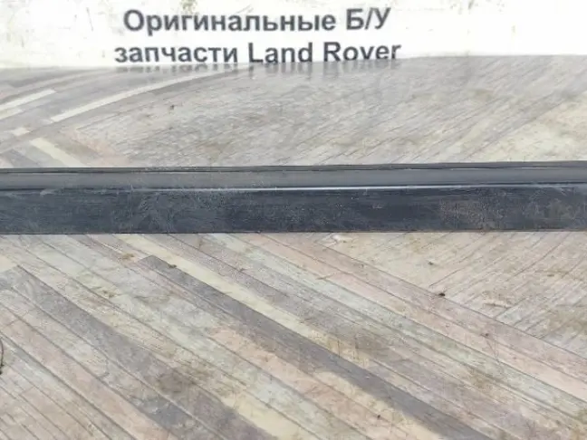 Молдинг стекла левый Land Rover Freelander 2 2.2