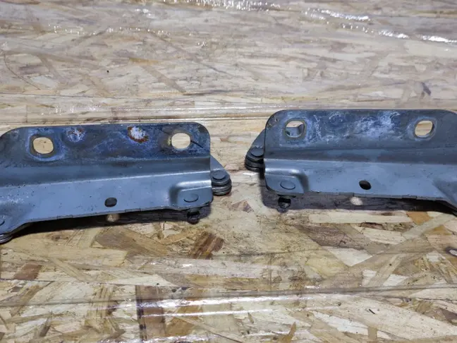 Петли капота Land Rover Freelander 2 2.2