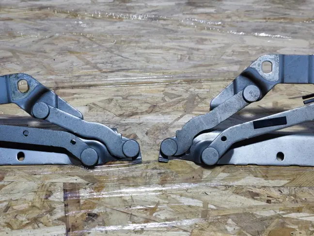 Петли капота Land Rover Freelander 2 2.2