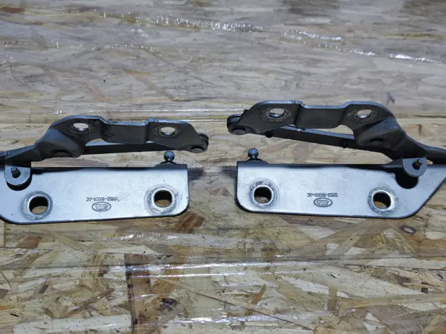 Петли капота Land Rover Freelander 2 2.2