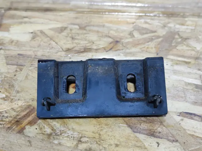 Кронштейн бампера Land Rover Freelander 2 2.2