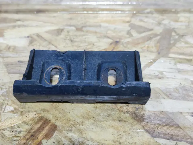 Кронштейн бампера Land Rover Freelander 2 2.2