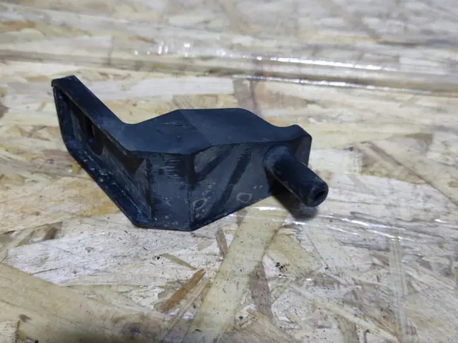 Кронштейн радиатора Land Rover Freelander 2 2.2