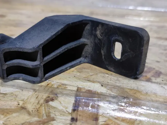 Кронштейн радиатора Land Rover Freelander 2 2.2