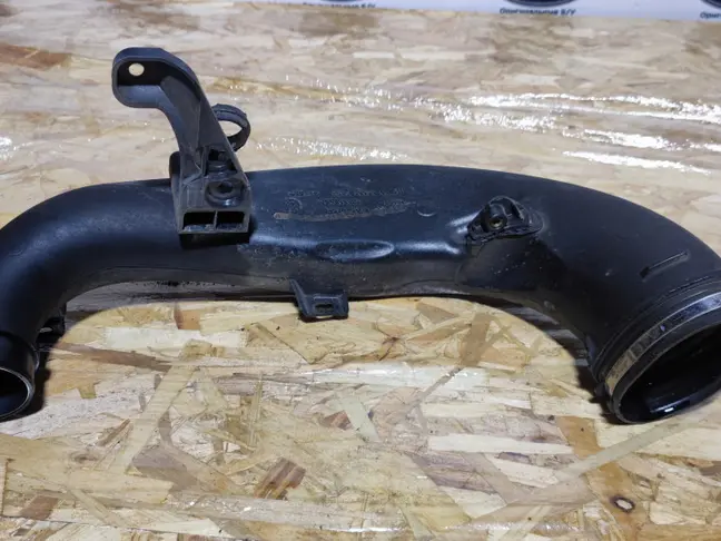 Патрубок турбины Land Rover Freelander 2 2.2