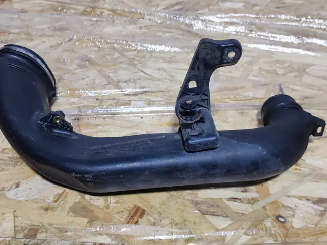 Патрубок турбины Land Rover Freelander 2 2.2