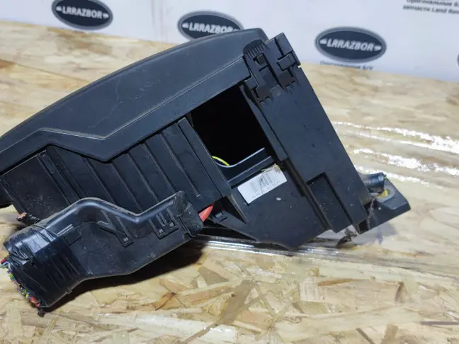 Блок предохранителей Land Rover Freelander 2 2.2