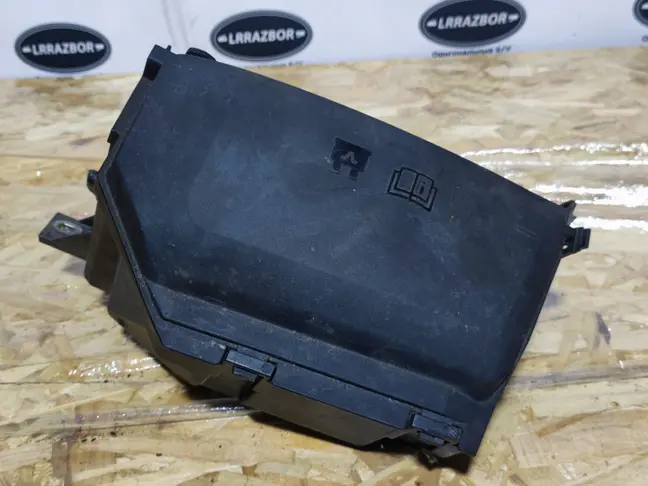 Блок предохранителей Land Rover Freelander 2 2.2