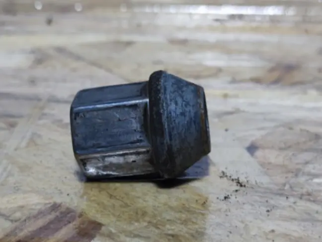 Гайка оригинал Land Rover Freelander 2 2.2 07-14