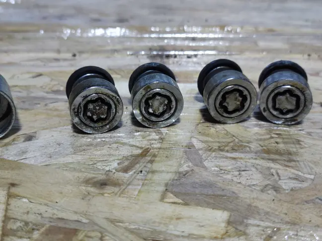 Секретки Land Rover Freelander 2 2.2 07-14