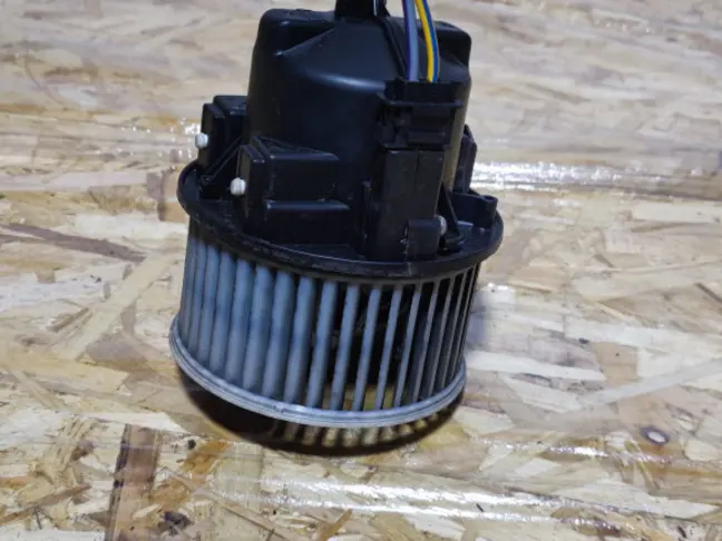 Вентилятор печки Land Rover Freelander 2