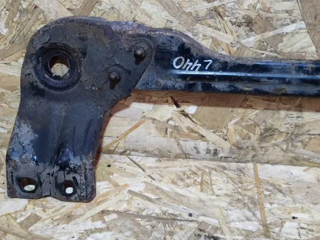 Поперечина подрамника Land Rover Freelander 2 2.2