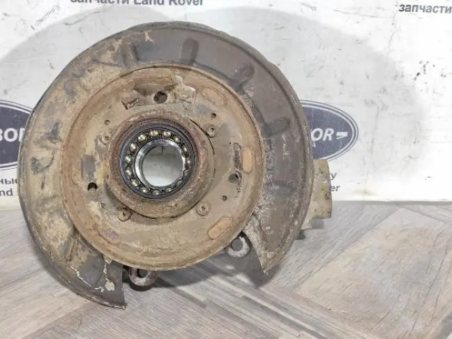 Кулак задний левый Land Rover Freelander 2 2.2
