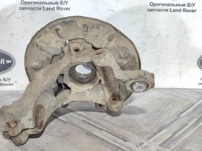 Кулак задний левый Land Rover Freelander 2 2.2