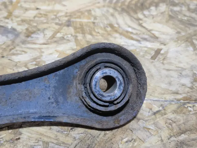 Рычаг задний поперечный Land Rover Freelander 2.2