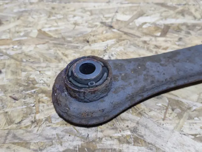 Рычаг задний поперечный Land Rover Freelander 2.2