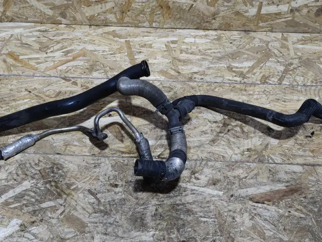 Патрубок охлаждения Land Rover Freelander 2 2.2