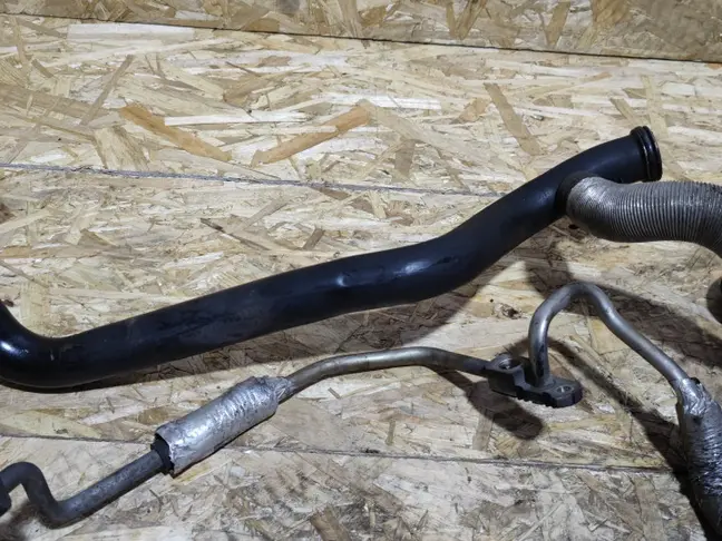 Патрубок охлаждения Land Rover Freelander 2 2.2