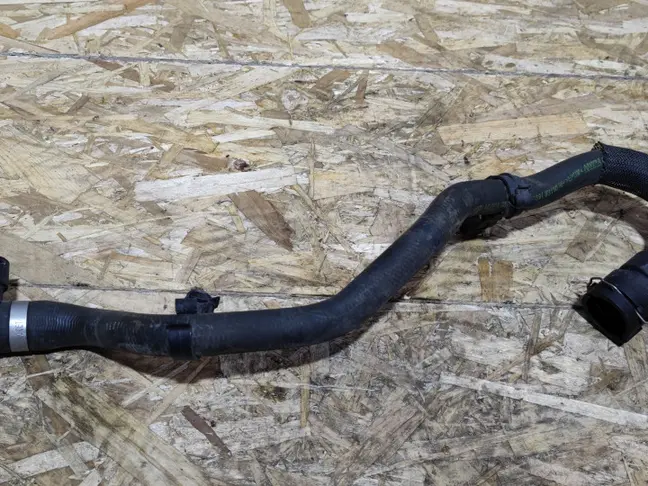 Патрубок охлаждения Land Rover Freelander 2 2.2