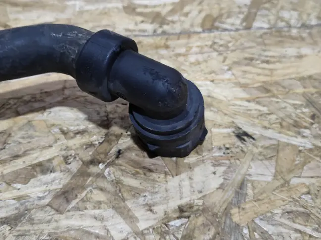 Патрубок радиатора Land Rover Freelander 2 2.2