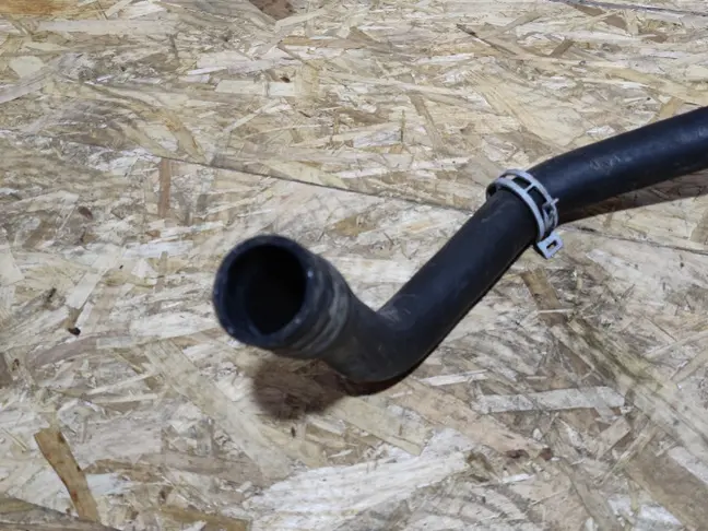 Патрубок радиатора Land Rover Freelander 2 2.2