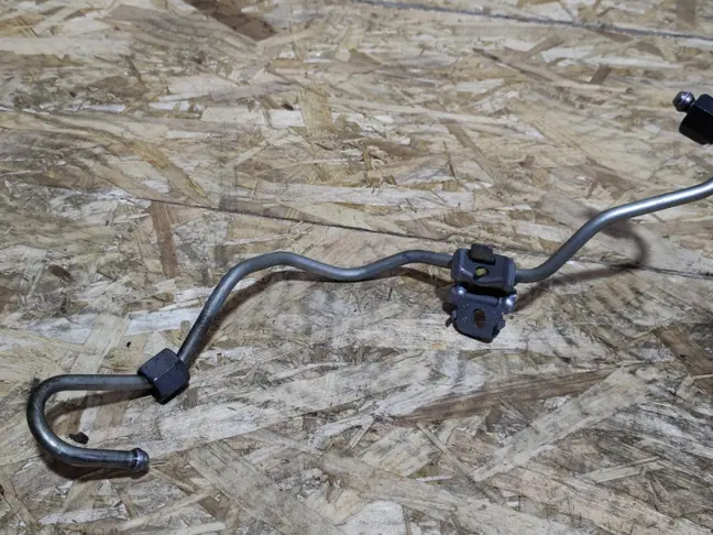 Трубка топливная Land Rover Freelander 2 2.2