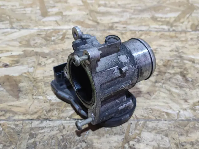 Дроссельная заслонка Land Rover Freelander 2 2.2