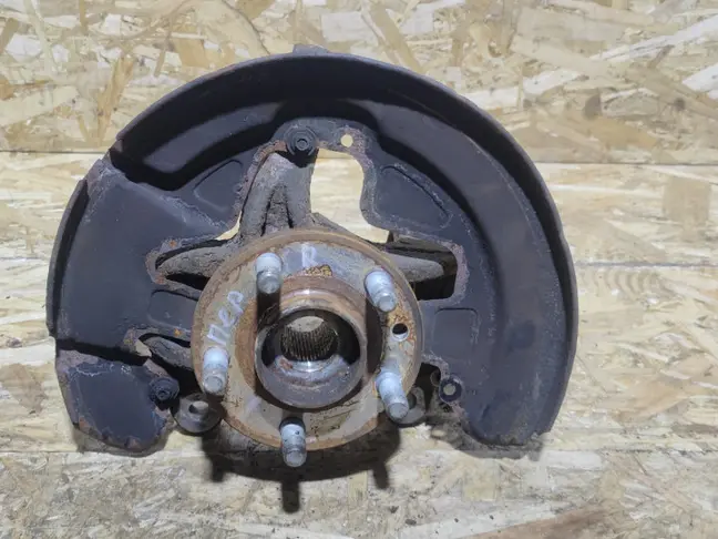 Кулак передний правый Land Rover Freelander 2.2