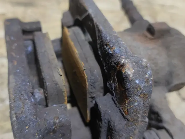 Суппорт задний правый Land Rover Freelander 2.2