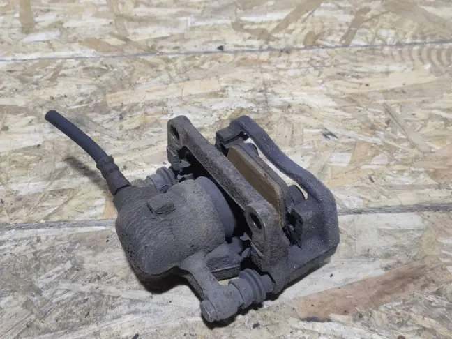 Суппорт задний левый Land Rover Freelander 2.2