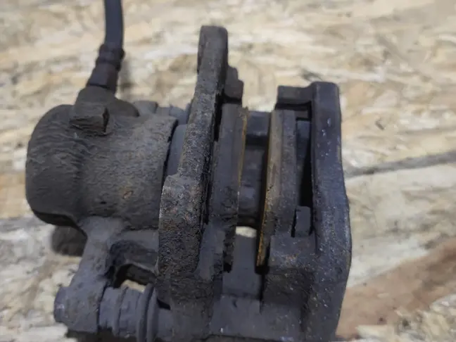 Суппорт задний левый Land Rover Freelander 2.2