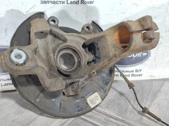 Кулак задний левый Land Rover Freelander 2 2.2