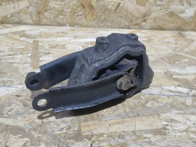 Подушка двигателя нижняя Land Rover Freelander 2