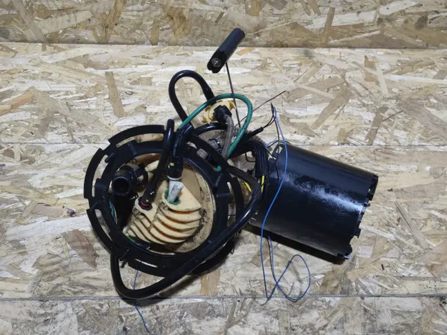 Топливный насос в бак Land Rover Freelander 2 2.2