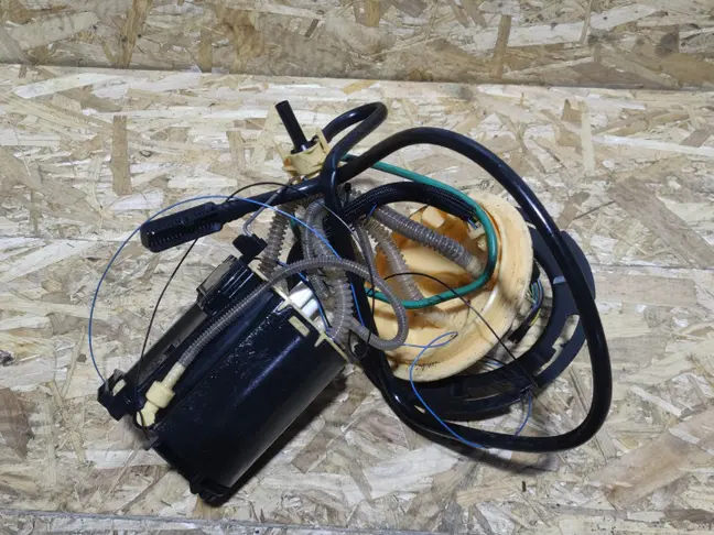 Топливный насос в бак Land Rover Freelander 2 2.2