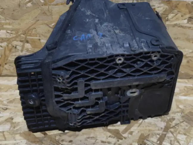 Короб аккумулятора Land Rover Freelander 2