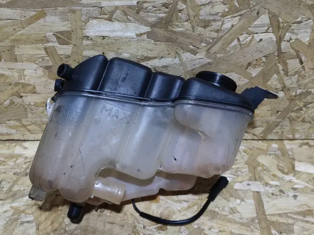 Бачок расширительный Land Rover Freelander 2 2.2