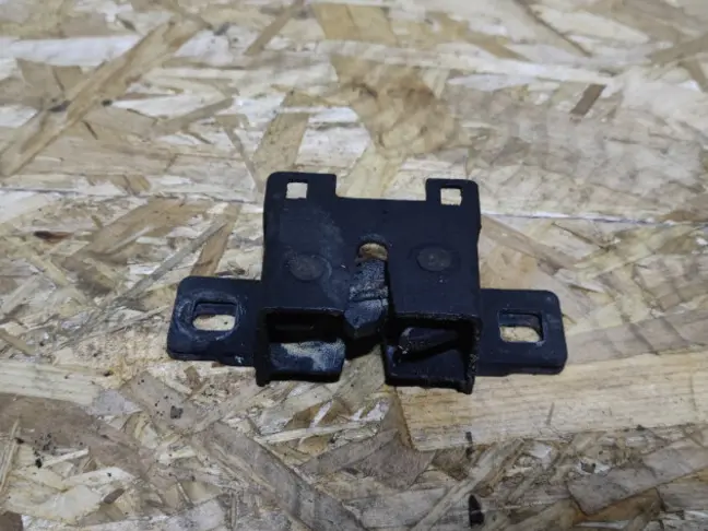 Замок капота левый Land Rover Freelander 2 2.2